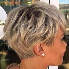 You will love getting ready to go out when you have hair this cute. 50 Short Layered Haircuts That Are Classy And Sassy Hair Motive