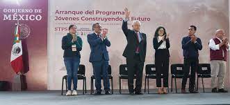 Jóvenes construyendo el futuro es un programa que busca que miles de jóvenes entre 18 a 29 años de edad puedan capacitarse en el trabajo. Arranca Jovenes Construyendo El Futuro Con Entrega De Tarjetas De Pago A Aprendices Presidente De Mexico