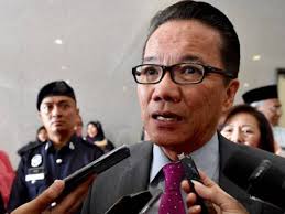 Datuk liew vui keong simplified chinese traditional chinese pinyin li wi qing born 18 january 1960 is a malaysian politician he was the me. Kelayakan Adun Masih 21 Tahun Liew Vui Keong
