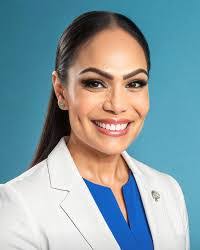 Robert Coghlan's Instagram, Twitter & Facebook