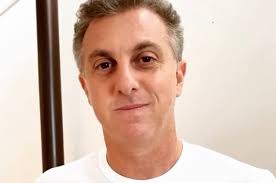 Září 1971) je brazilský televizní moderátor a podnikatel. Luciano Huck Lamenta E Faz Longo Desabafo Sobre Morte De Jovem No Rio Rd1
