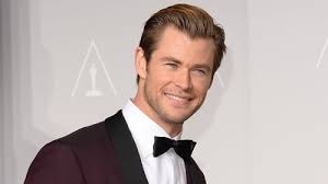 Chris hemsworth looks dramatically different from his days on home and away. Chris Hemsworth Makes Home And Away Return