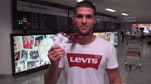 A szőke háziasszony dugással fizet a vízvezetészerelőnek a szemüveges tinédzser imádja, ha dugom a seggét a két ribanc hugica nagyot kefél a bátyussal Szoke Alex Junior Europa Bajnoki Ezustermes Birkozonk Fogadasa Youtube