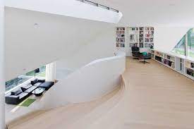 The haus am weinberg is located in a setting that is at one time rural, yet suburban. Haus Am Weinberg Unstudio