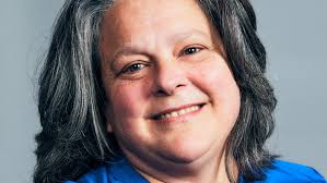 Leanne Clements's Instagram, Twitter & Facebook