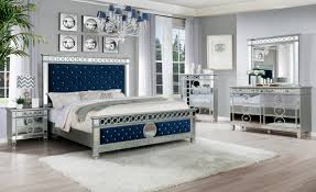 We encourage our customers to first shop in‑stock products—other orders may have unpredictable delivery dates. 6 Piece King Bedroom Set