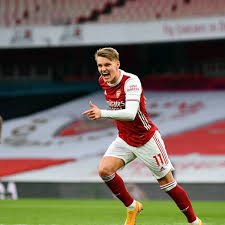 Um welchen spieler es sich handelt, ist aktuell nicht bekannt. Premier League Fc Arsenal Besiegt Tottenham Hotspur Martin Odegaard Trifft