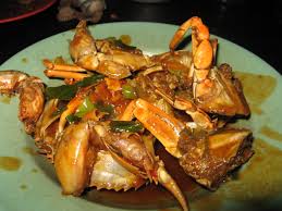 Tata mie kuning yang sudah di masak dengan ketupat (katupek) dan sayur yang sudah di rebus tadi di piring saji. Crab In Padang Sauce Wikipedia