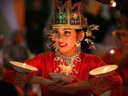 Jadi, tarian lilin ini berasal dari. Sejarah Tari Lilin Video Gambar Properti Gerakan Kostum Lengkap
