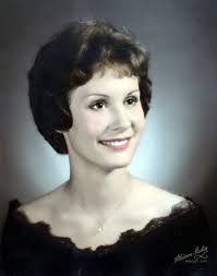 Donna Degraw's Instagram, Twitter & Facebook