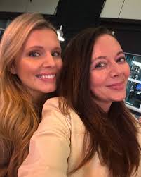 Such a fun night celebrating the Holiday's with close friends ❄️ 🎄  @juejue.bee @richthompson.twin @joelworthen @_luv2beme_ @s.a.s14  @cypher.lyfe.collective @hellenaw1 @cealleigh.moore @loree.veerduzco