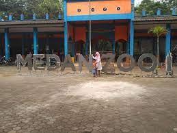 Jurug solo zoo merupakan satu tempat wisata keluarga populer di solo. Vrxedrlys2kocm