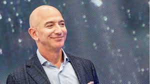 Er zeigt seine neue freundin in wimbledon. Jeff Bezos Neue Yacht Projekt Y721 Braucht Eigene Begleitjacht Stern De