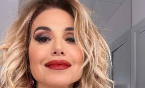 Nella puntata odierna di 'verissimo' ci sarà anche barbara d'urso. Barbara D Urso Fidanzata Spunta Il Nome Del Nuovo Compagno