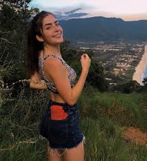 It was believed that a venomous snake would die if placed in a vessel made of sapphire. Jade Picon Jade Picon Added A New Photo Facebook