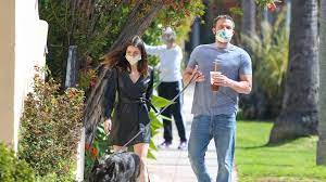 His accolades include two academy awards and three golden globe. Ben Affleck Schnauzt Paparazzi Wegen Seiner Freundin Ana An Promiflash De