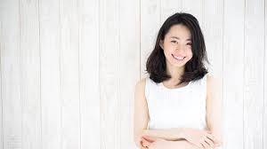 Hijab & heels bukan pengkid atau tomboy, tapi 10 via www.hijabnheels.com. 6 Model Rambut Untuk Wajah Bulat Yang Bikin Tirus Berkeluarga