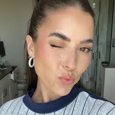 Caroline Stern: Boys vs Providers, Being A Financial Dom, & How To Master  The Ultimate Party Trick by Revel Culture