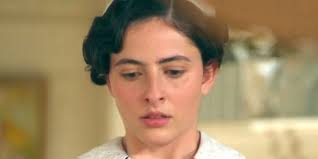 La Promessa anticipazioni 5 dicembre: Jimena si ferma alla tenuta, Vera è  in difficoltà con Lope