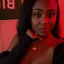 Jaclyn Jansen's Instagram, Twitter & Facebook