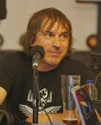 Vincent Peak's Instagram, Twitter & Facebook