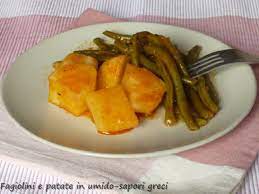 Mettete in ammollo i fagioli la sera prima in abbondante acqua e lasciateli riposare per tutta la notte. Fagiolini E Patate In Umido Sapori Greci E Mediterranei