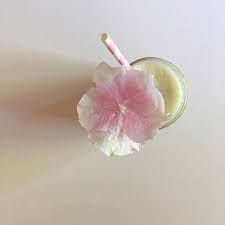 L Heure Du Gouter Chez Maisonmargaret Banana Coco Smoothie Le Porte Bonheur De Maison Margaret Nous Suit Partout Mai Instagram Photo Instagram Photo