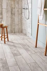 Préparez son mur afin d'y poser du carrelage est une opération simple mais absolument nécessaire pour un rendu soigné et durable. Comment Poser Un Carrelage Mural Dans Sa Salle De Bains Lapeyre