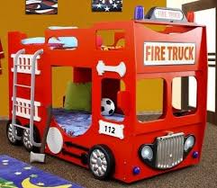 Ein Etagenbett In Der Form Eines Feuerwehrautos Feuerwehrbett Kinderbett Feuerwehr Kleinkind Bettwasche