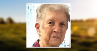 Lynne Bragg's Instagram, Twitter & Facebook