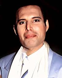 🎤 How difficult was it to keep the disease a secret? "It wasn't difficult,  because that was his last wish. When someone asked me about it my typical  excuse was: 'He has