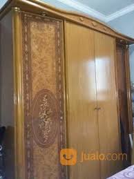 Dengan perpaduan finishing cat marmer dan melamine salak brown, lemari pakaian jenis peluru khas jepara ini akan semakin membuat anda terpikat dan. Lemari Pakaian 3 Pintu Kayu Jati Bekas Bekasi Jualo