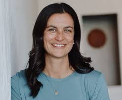 Sara Eslinger's Instagram, Twitter & Facebook