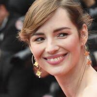 Déjà maman d'un petit garçon prénommé étienne, qui a vu le jour en 2016, louise bourgoin est enceinte de son deuxième . Louise Bourgoin Maman Comblee Elle Confirme La Naissance De Son Deuxieme Enfant Dans Une Interview Voici