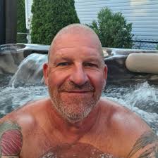 Who can do yard work in Guelph?