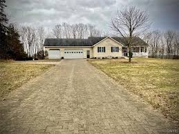 1520 County Route 45, Fulton, NY 13069