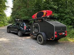Dacia Duster With Teardrop Trailer Travel Camp France Bivouac Et Tourisme Suv 34 Randonnee En Famille Duster Tra Camion Campeur Autocaravane Mini Caravane