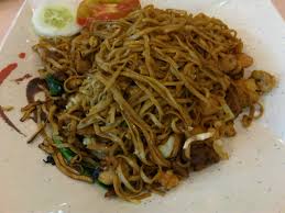 Rame nya luar biasa, karena terhitung public holiday. Bakmi Gm Rumah Mitha