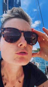 Lisa Larkins's Instagram, Twitter & Facebook