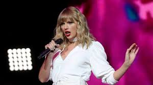 Her narrative lyricism, which often takes inspiration from her personal life and experiences, has received widespread critical praise and media coverage. Taylor Swift Der Spiegel