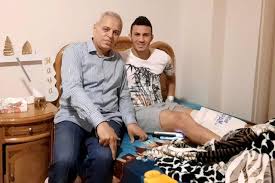عمر مرموش لاعب حظه سيئ. ØµÙˆØ± Ø±Ø¦ÙŠØ³ Ø§Ù„Ø¥Ù†ØªØ§Ø¬ Ø§Ù„Ø­Ø±Ø¨ÙŠ ÙŠØ²ÙˆØ± Ù…Ø­Ù…Ø¯ Ø´ÙˆÙ‚ÙŠ ØºØ±ÙŠØ¨ Ø¨Ø¹Ø¯ Ø¥Ø¬Ø±Ø§Ø¦Ù‡ Ø¹Ù…Ù„ÙŠØ© Ø§Ù„ØµÙ„ÙŠØ¨ÙŠ
