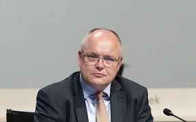 Bernd leukert became a member of the deutsche bank management board on january 1, 2020 with responsibility for technology, data and innovation. Deutsche Bank Coo Frank Kuhnke Set To Leave Amid Management Board Revamp Bloomberg