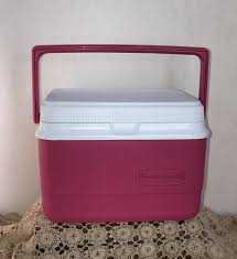 ( 0.0) out of 5 stars. Vintage Rubbermaid Cooler Lunch Box Ice Chest Hot Pink Six Pack 1907 1927 Ebay Cool Lunch Boxes Rubbermaid