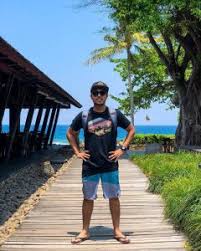 Issey turut berkongsi siapa anak sabri sebenar, muhammad saidi yang dalam entri tersebut, issey menekankan kepada pengikutnya dia bukan anak kandung mahupun anak saudara kepada sabri seperti yang dikatakan sebelum ini. Video Tak Tahu Nak Gelak Ke Kesian Issey Terjatuh Di Set Penggambaran Buat Kru Dan Netizen Terhibur Berita Steady