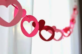 A mí no me gusta abusar del tema del día de los enamorados en clase, pero siempre intento hacer una pequeña referencia para presentar el vocabulario, hablar del amor o problemas amorosos o practicar la expresión escrita escribiendo cartas o tarjetas. De 50 Ideas Para San Valentin Para Hacer En Casa