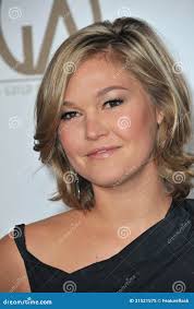 Julia Stiles imagen editorial. Imagen de productores