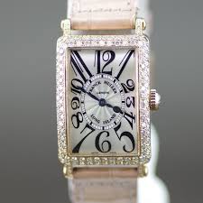 中古 franck muller フランクミュラー 902 ロングアイランド ダイヤベゼル アフターダイヤ クオーツ k18pg クロコ レディース ホワイト文字盤時計 ロングアイランドシリーズの一つ レリーフ 浮き彫り はその名の通り 立体的なインデックスが施されたモデ 時計