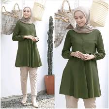 Kesan lebih resmi memang di dapatkan dari baju batik, maka dari itu sangat sepadan memang banyak wanita memilih baju jenis ini sebagai atasan ketika harus bekerja, sampai dengan datang ke sebuah acara resmi. Harga Atasan Wanita Terbaik Maret 2021 Shopee Indonesia