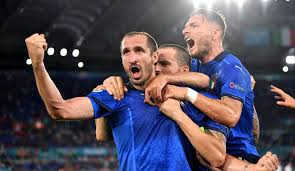 El grupo a tiene a tres clasificados, italia, gales y suiza, este último consiguió su pase tras ser uno de los mejores terceros lugares de la. Italia Vs Suiza Hoy Italia Sella El Pase A Octavos De La Eurocopa Con Victoria 3 0 Ante Suiza Deportes Deportes De Brasil