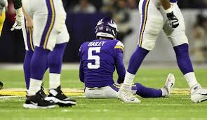 Jared goff of the nfl los angeles rams broke and dislocated his thumb during week 16 of the nfl season and then popped it back into place on the field. Die Probleme Der Los Angeles Rams Das Genie Unter Druck